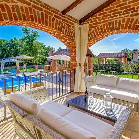 Olea - Visnjan By Guide Kurjavici